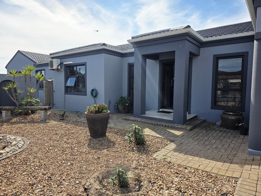 4 Bedroom Property for Sale in Country Club Western Cape